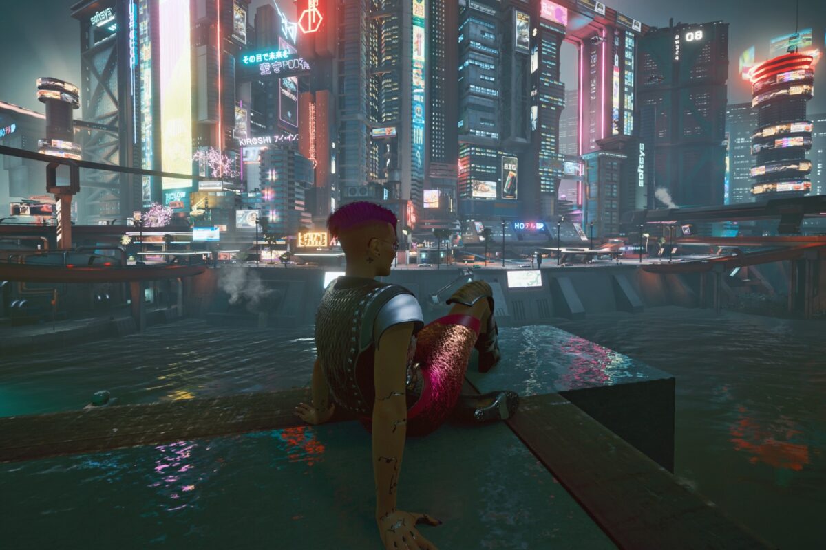 Cyberpunk V auf dem Dächern vor den Hochhäusern von Night City in der Nacht. Screenshot aus dem Spiel Cyberpunk 2077 im Blog von Nastja der Mox.
