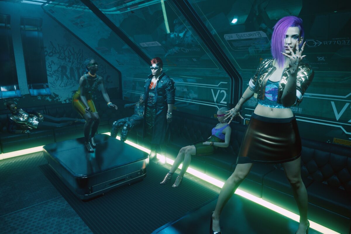 Party in einem Nachtclub von Night City. Screenshot aus dem Spiel Cyberpunk 2077 im Blog von Nastja der Mox.